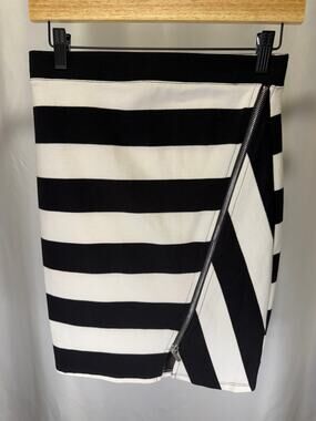 GUESS Black White Striped Pencil Skirt Small Side Zip Stretch Knit